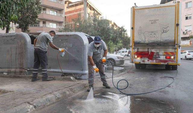 Bornova'da temizlik seferberliği: Sokaklar köşe bucak temizlendi