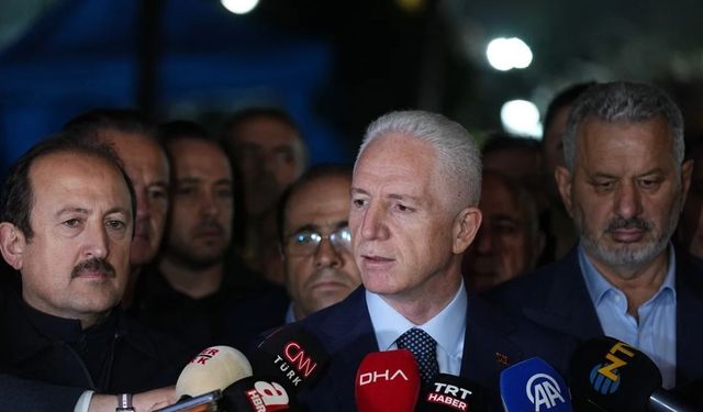Maltepe’de çöken binada kritik saatler! Vali Gül açıkladı: Enkaz altındaki 3 kişi için hassas dinleme yapıldı