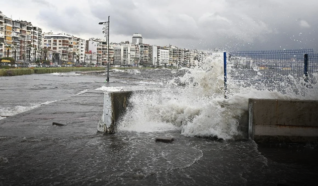 İzmir Valiliği uyardı! Kent genelinde sel ve su baskını riski