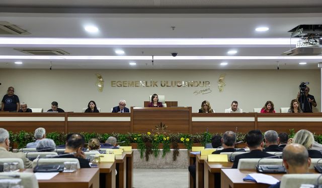 Karabağlar’ın 2027 bütçesi belli oldu! Başkan Kınay’dan “Sağlam bir bütçemiz var” mesajı