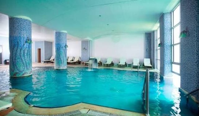Yaza kadar beklemeyin: Dışarıda mont, içeride mayo! Otel odası tutmadan termal keyif: İzmir’den günübirlik gidilebiliyor
