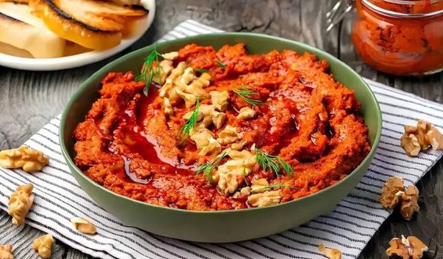 Ekmek banmaya doyamayacaksınız! Tam kıvamında muhammara tarifi
