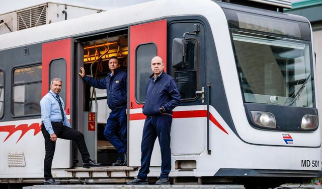 İzmir Metro'nun ilk gününden bugüne! Vatmanlar 26 yıllık meslek hayatını anlattı