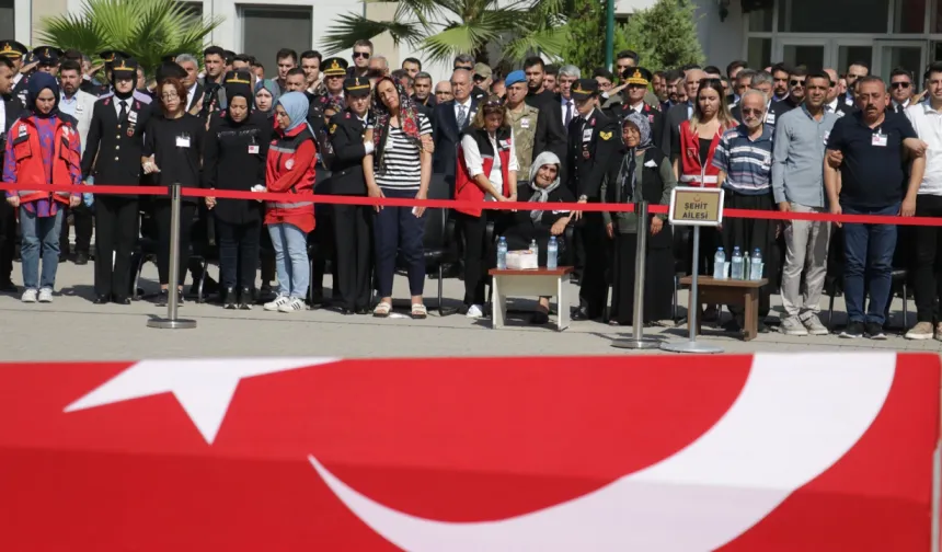 Şehit Jandarma Astsubay Kıdemli Başçavuş Hasan Bozkurt son yolculuğuna uğurlandı