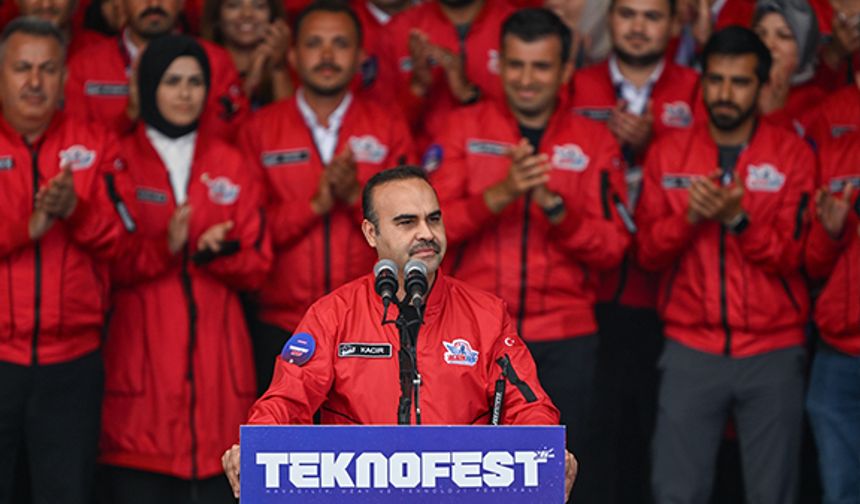 Sanayi ve Teknoloji Bakanı Kacır, TEKNOFEST İzmir'de konuştu