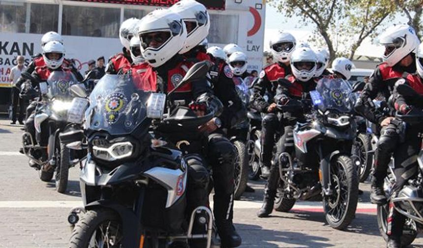 İzmir'de motosikletli polisler bir haftada aranan 124 kişiyi yakaladı