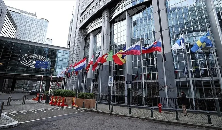 Avrupa Parlamentosu'ndan, AB liderlerine "Rusya'nın seçimlere müdahale çabalarına yanıt verme" çağrısı