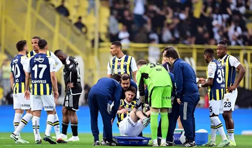 Fenerbahçe'de İsmail Yüksek oyuna devam edemedi