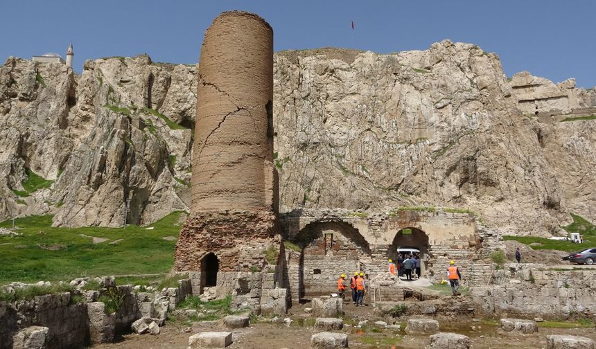 750 yıllık Van Ulu Cami restore edilecek