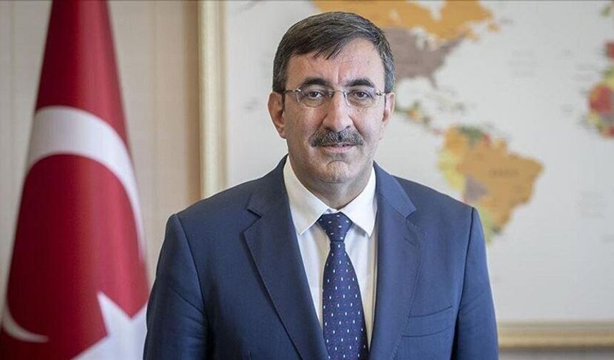 Cevdet Yılmaz'dan hastaneye kaldırılan Tufan Erhürman'a geçmiş olsun mesajı