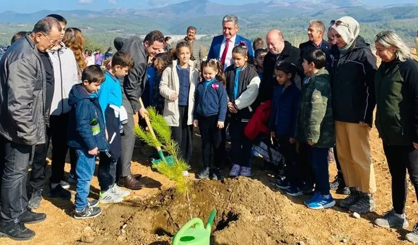 Eğitim için geleceğe fidan dikildi | 100. Yıl Eğitim Ormanı fidanlarla buluştu