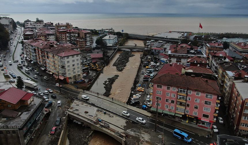 “Rize’de yaşanan deprem, yağışlarla birlikte bölgedeki heyelanları da tetikler"