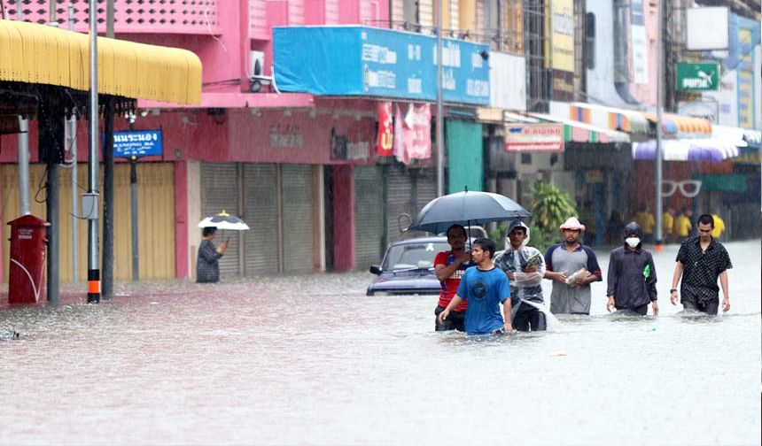 Tayland'daki sel felaketinde can kaybı 9'a yükseldi