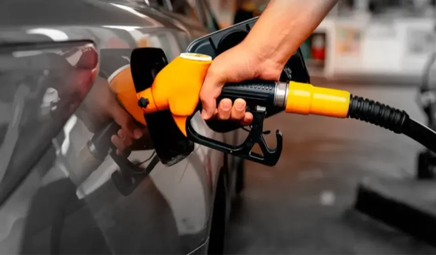 Motorinde dev indirim sonrası tabela değişti! Benzin ne kadar oldu? LPG kaç TL? 28 Ağustos