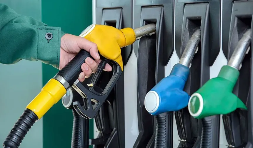 Akaryakıt fiyatlarında son durum! 17 Temmuz 2026 Cuma benzin, motorin ve LPG ne kadar oldu? İzmir'de benzin fiyatları...