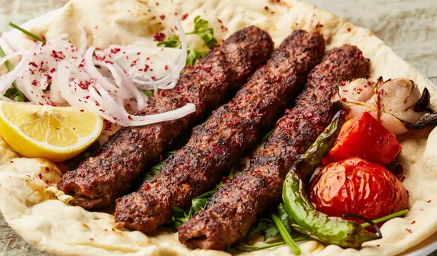 Ustaların gizli tarifi ortaya çıktı! Hesabı kabarık kebap keyfine son, meğer evde yapmak bu kadar kolaymış