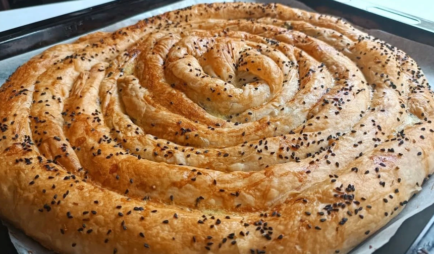 Börek sosuna bunu ekleyen çıtırlığı garantiliyor! Hazır yufkadan bile efsane sonuç çıkıyor