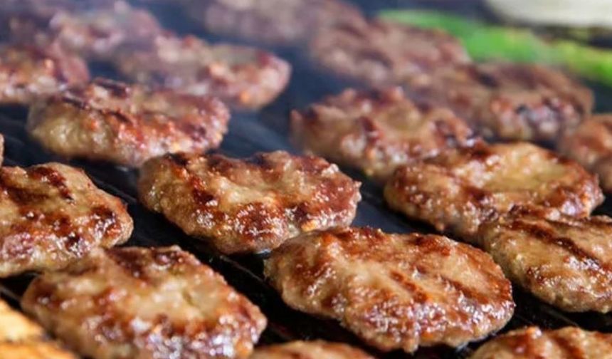 Köfte harcına bunu ekleyen usta lezzeti garantiliyor! Sakın böyle pişirmeyin: Köfteyi sert yapan hata buymuş