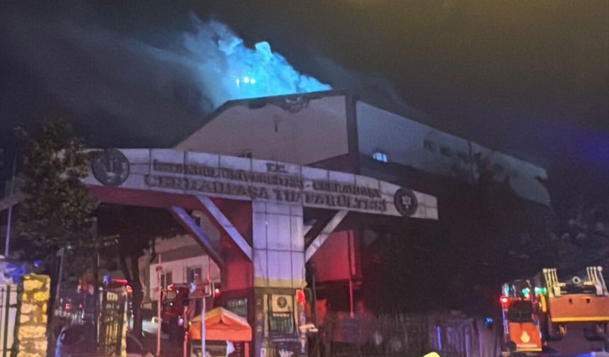 İstanbul'da üniversite binasında yangın! Çok sayıda ekip sevk edildi