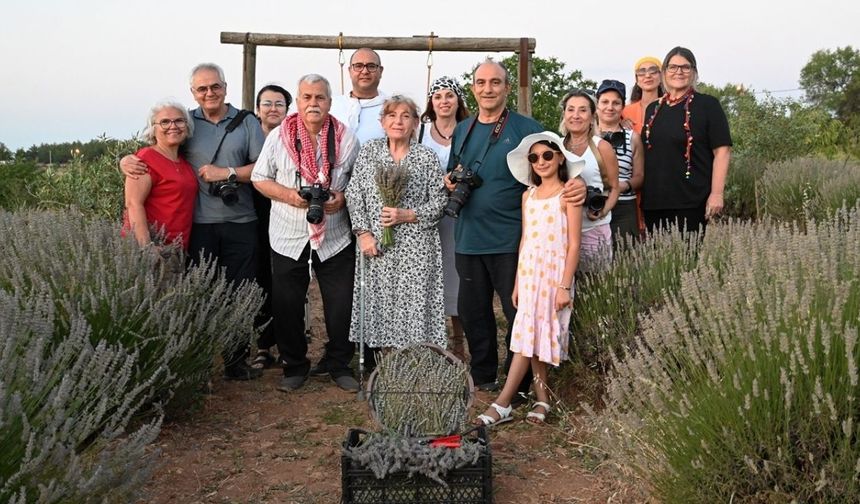 Gören hayran kalıyor! Mor bahçe ziyaretçi akınına uğruyor: Fotoğraf tutkunlarının yeni rotası  burası oldu
