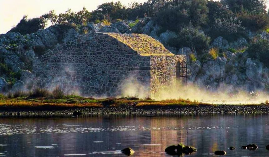 Şifalı su yüzyıllardır akıyor! İzmir'in saklı cenneti: Bir kez giden doğal sıcak suyundan vazgeçemiyor