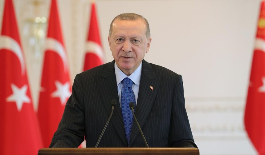 Cumhurbaşkanı Erdoğan’dan YKS mesajı: Üniversiteye başlayacak gençleri tebrik etti