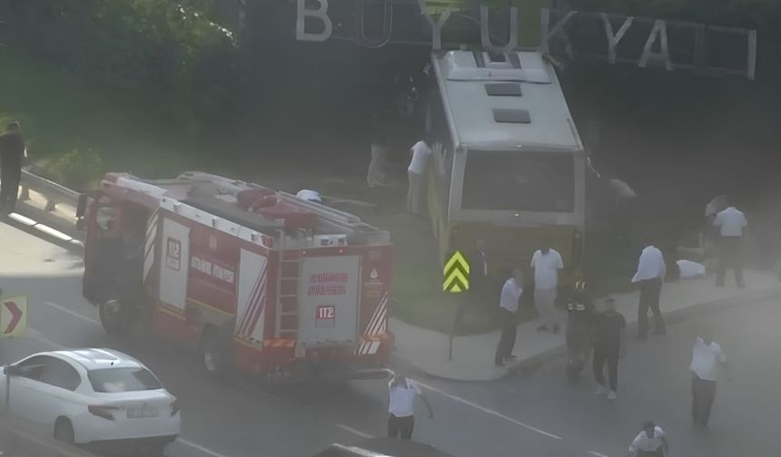 Son Dakika! İETT otobüsü kontrolden çıkıp duvara çarptı: Yaralılar var