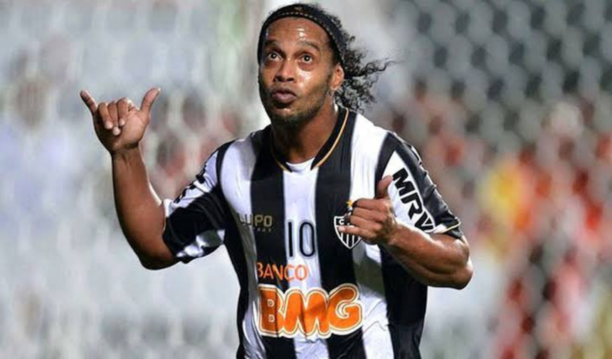 Ünlü isim sahalara geri dönüyor! Ronaldinho kimdir, kaç yaşında? Evli mi? Hangi takımlarda oynadı?