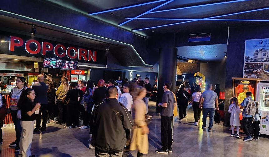 81 ilde sinema salonları doldu: 2 günde rekor katılım