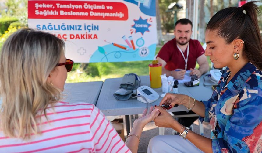 Buca’da vatandaşlara ücretsiz sağlık taraması yapıldı