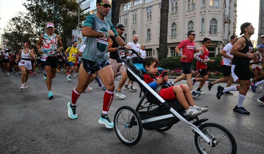 İzmir 9 Eylül Yarı Maratonu'nda katılımcı rekoru kırıldı! Dereceler belli oldu