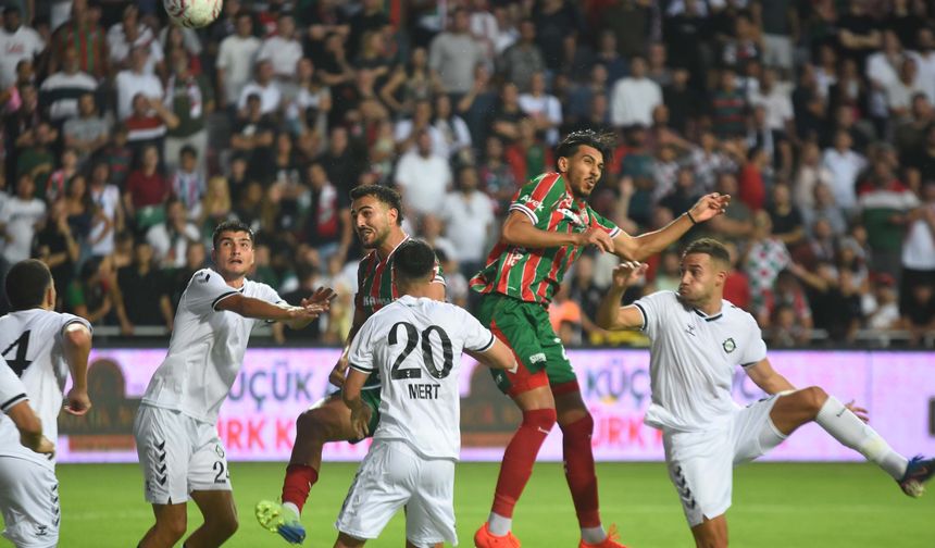 Karşıyaka ilk 3 haftada galibiyetle tanışamadı! Taraftarlardan takıma çağrı gecikmedi