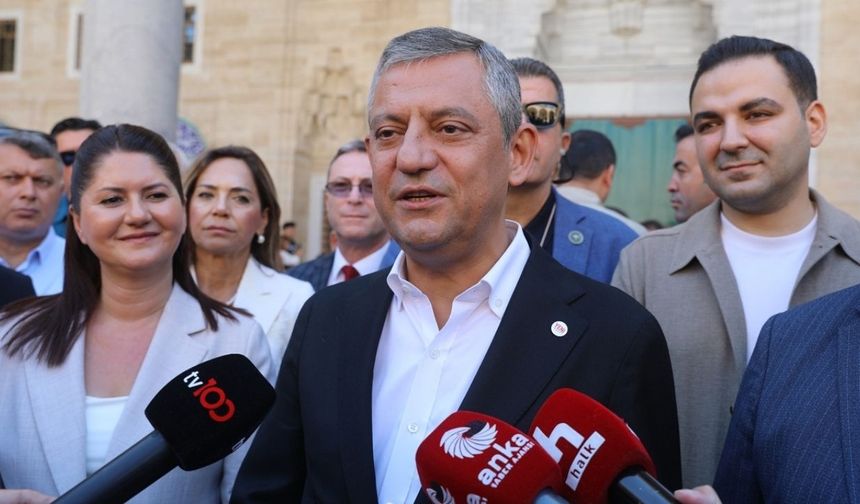 Emeklileri yakından ilgilendiriyor! Özgür Özel’den dikkat çeken vaat: “Bir kuruş para alınmayacak”