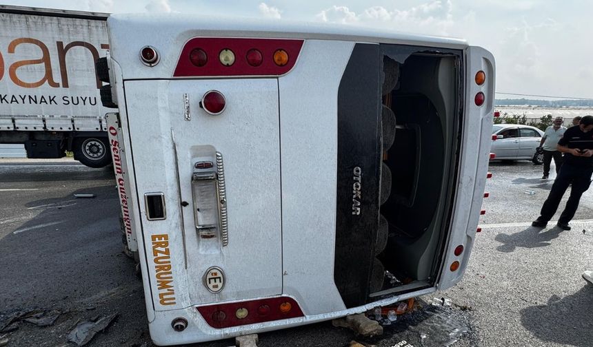 Antalya-Isparta karayolunda korkutan kaza! 17 yaralı, 1’inin durumu ağır
