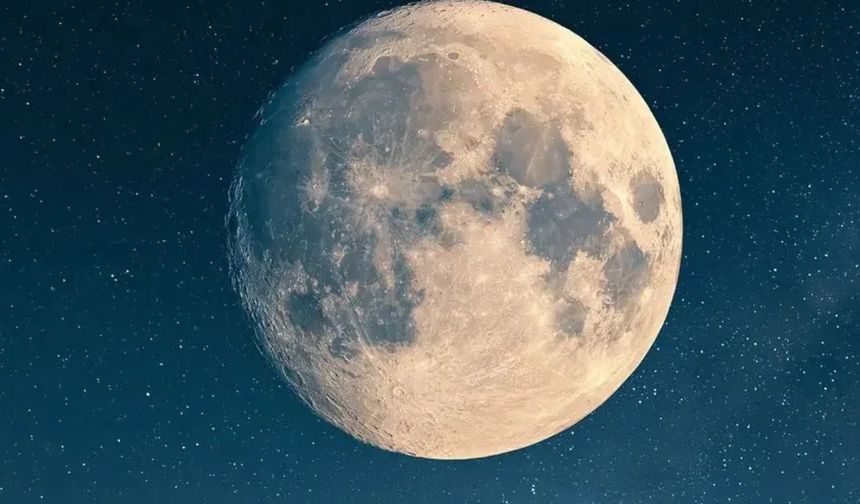 Ay küçülüyor! NASA’nın Ay’a insan gönderme planları risk altında mı? Yüzeyde binlerce fay var