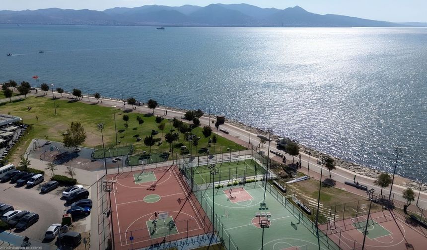 Ne AVM ne pahalı kafe! Yaz bitti ama sahil keyfi bitmedi: İzmir’de vapurla gidilen manzaranın giriş bileti yok