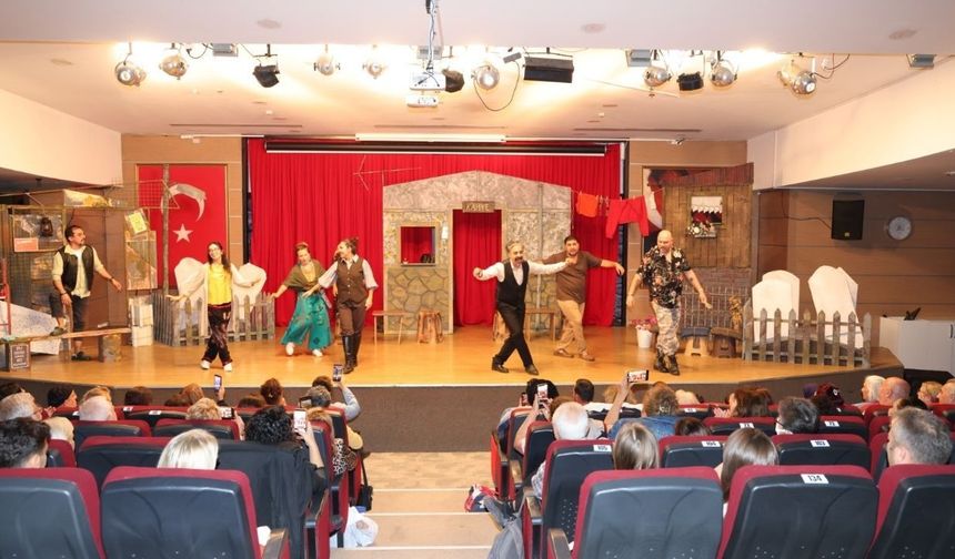 Çiğli’de ekim ayı sanatla başladı: Salonlar tamamen doldu