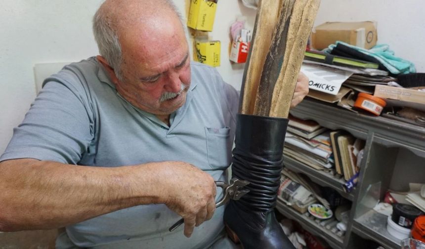 Dünyadaki son usta Tire'den! 65 yıllık zanaat yok olma tehlikesinde! “Benden sonra kimse kalmadı”