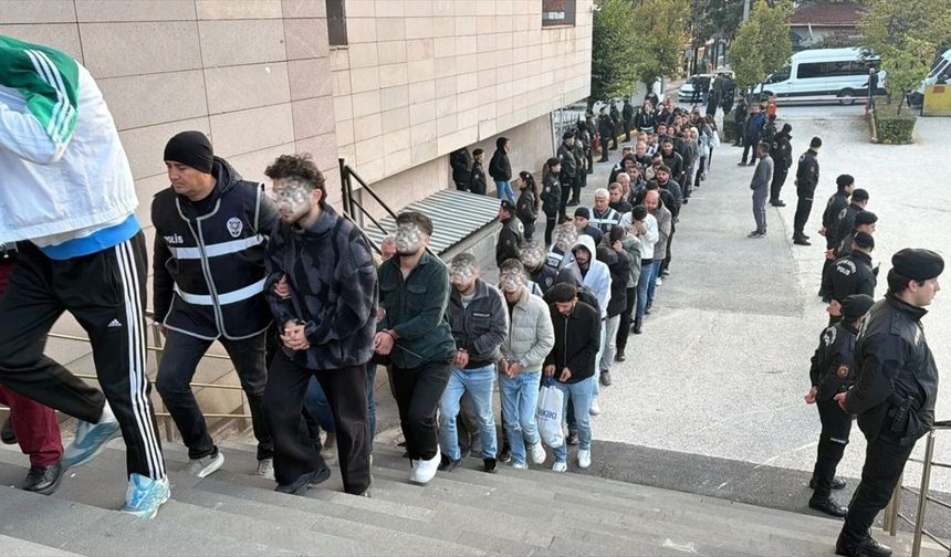 İzmir dahil 33 ilde yasa dışı bahis operasyonu: 86 şüpheli adliyede
