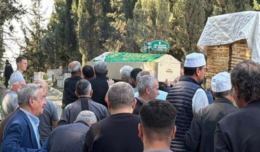 Kazada hayatını kaybeden 11 kişi son yolculuğuna uğurlandı