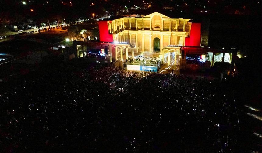 Manisa’da tarih ve müzik buluştu! Goran Bregovic’ten unutulmaz konser