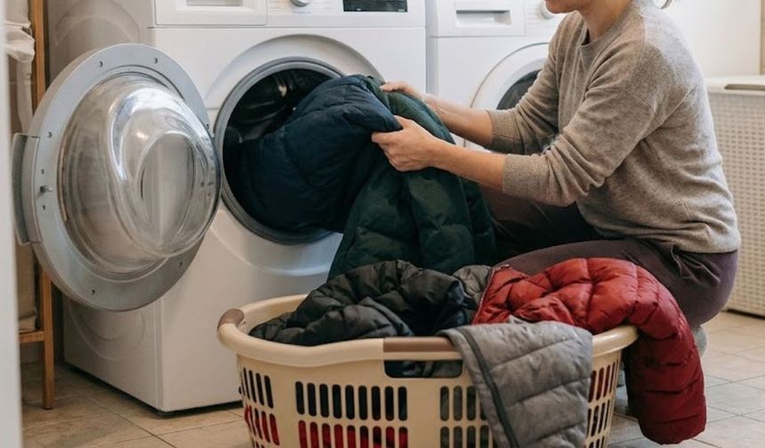 Mont yıkarken herkes bu hatayı yapıyor, dolgunun topaklanmasına neden oluyor: Böyle temizle, dışarıya para verme