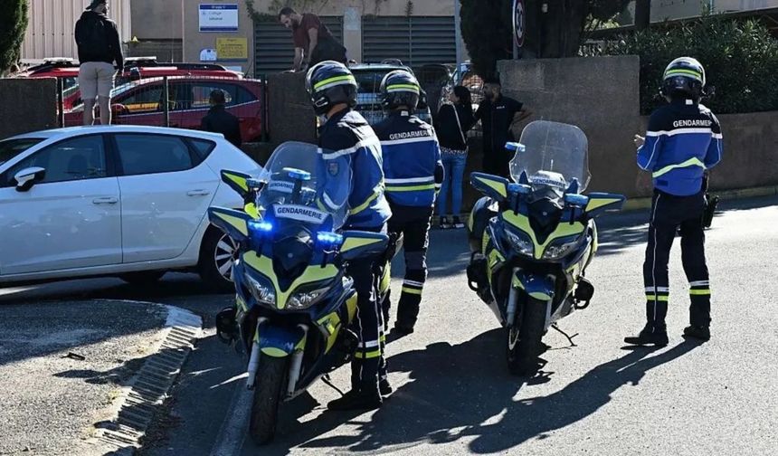 Ortaokula av tüfeğiyle girdi! 14 yaşındaki öğrenci müdür ve öğretmeni yaraladı