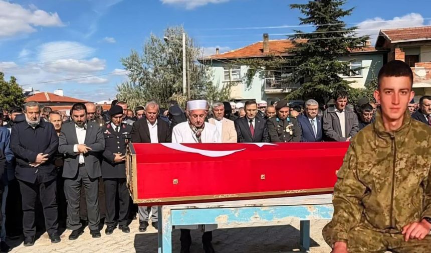 25 yaşındaki Uzman Çavuş Ramazan Tınas son yolculuğuna uğurlandı