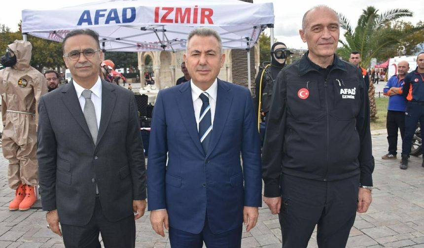 İzmir’de afetlere karşı hazırlık mesajı: Vali Elban’dan vatandaşlara çağrı