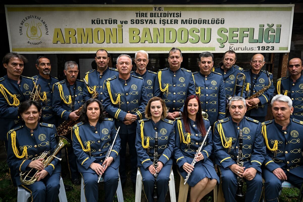 tirenin-tarihi-bandosu-marslariyla-cumhuriyet-coskusunu-100-yildir-yasatiyor (2)