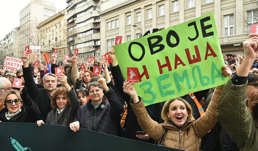 Sırbistan’da seçim protestoları sürüyor