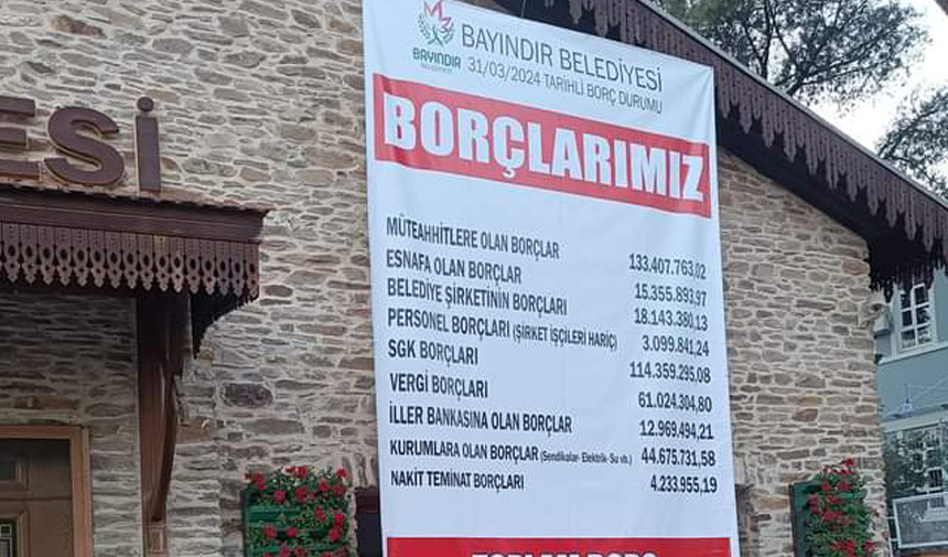 Bayındır'da da borç listesi belediye binasına asıldı...Sarı çocuk 407  milyon borç bırakmış