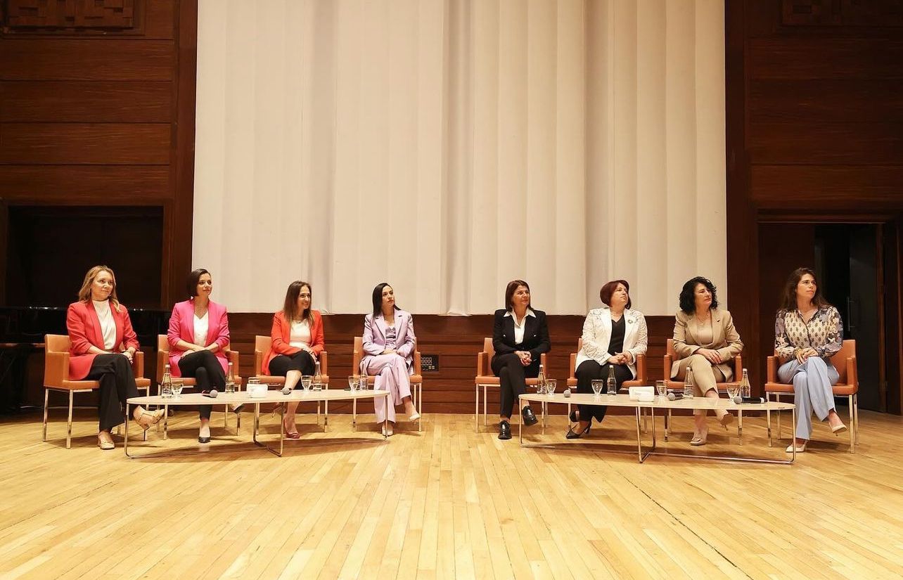 Izmirin Kadın Başkanları (1)