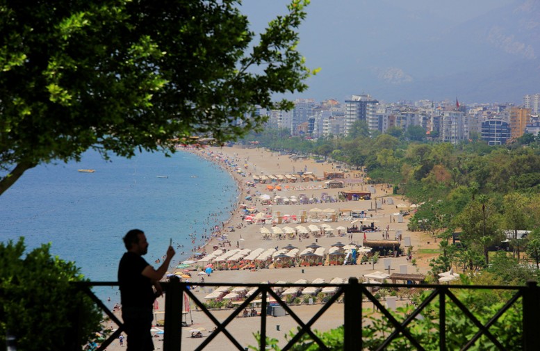 Sicakliklar 40In Uzerine Cikti Uzmandan Uyari Gecikmedi1